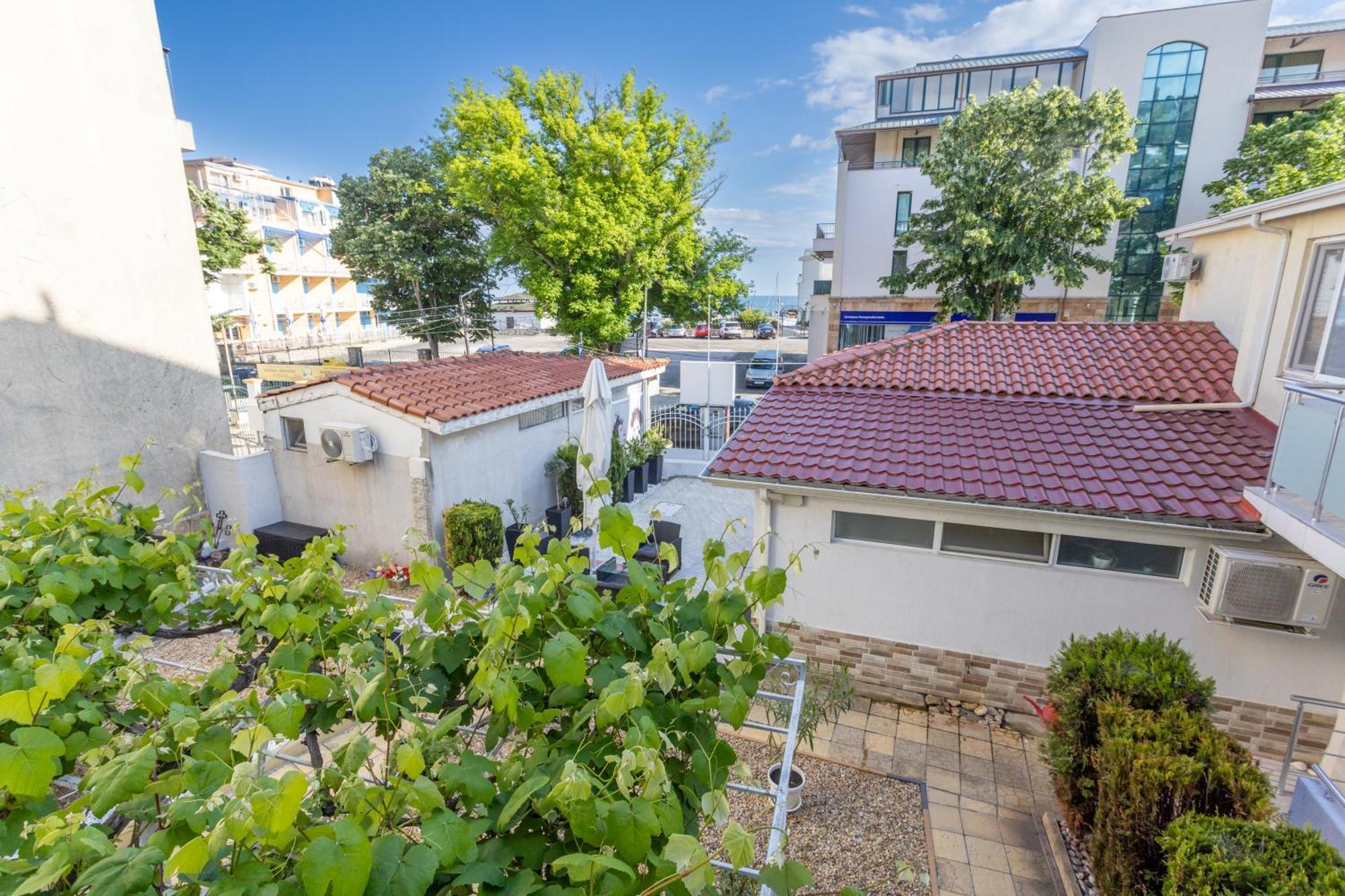 Guest House Desi - Къща За Гости Деси Μπαλτσίκ Εξωτερικό φωτογραφία