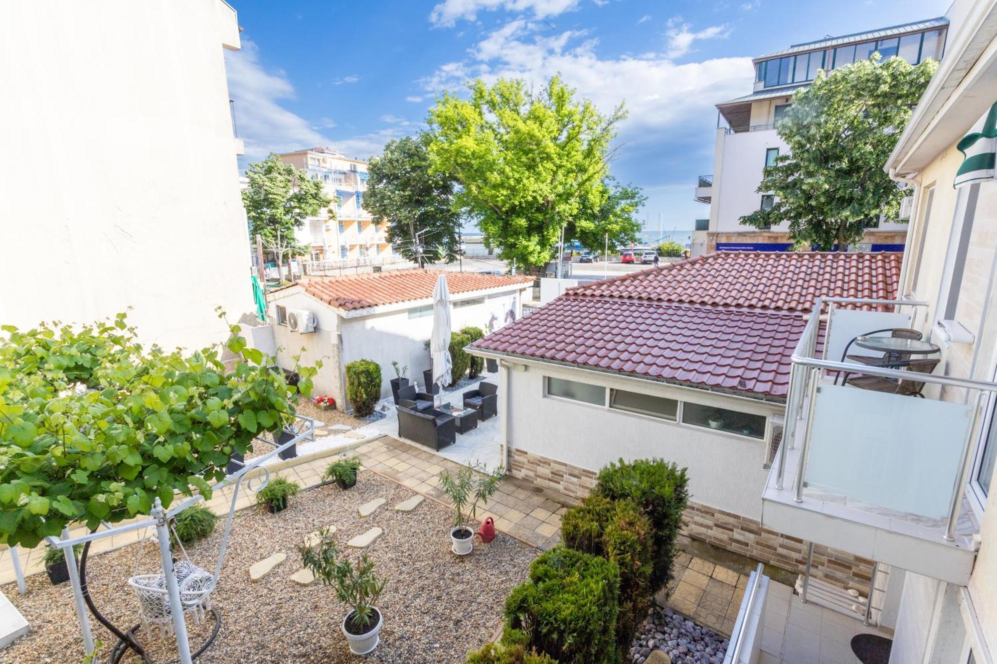 Guest House Desi - Къща За Гости Деси Μπαλτσίκ Εξωτερικό φωτογραφία